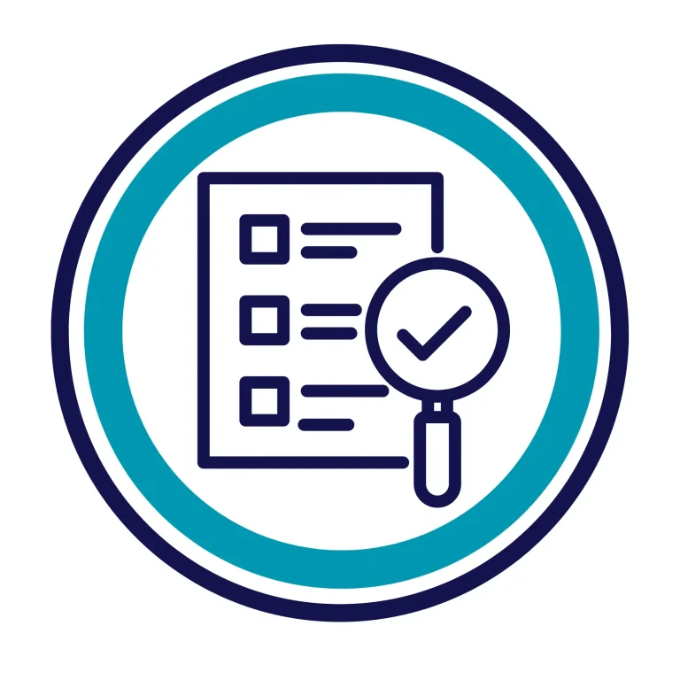 Lista de verificación con un símbolo de verificación y una lupa en un círculo.